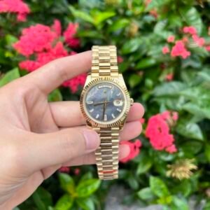 Rolex Replica Watch Day-Date Purple Mother of Pearl Dial Yellow Gold 40mm
